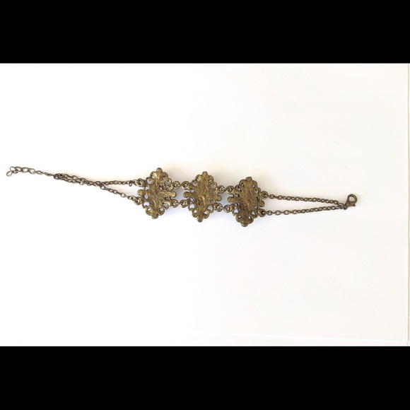 Beautiful Turquoise colored stone bracelet - Picture 2 of 3